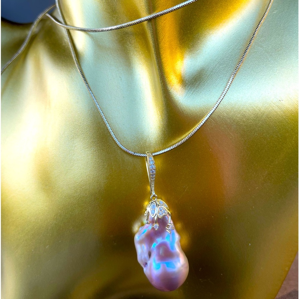 Long gold filled pearl necklace, new
Fia’s custom design